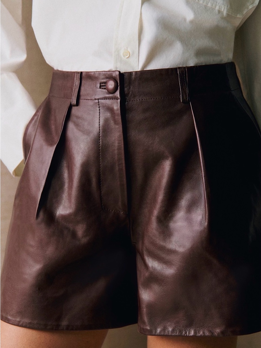 Sézane Florent shorts in chestnut brown leather, size 36(us4)